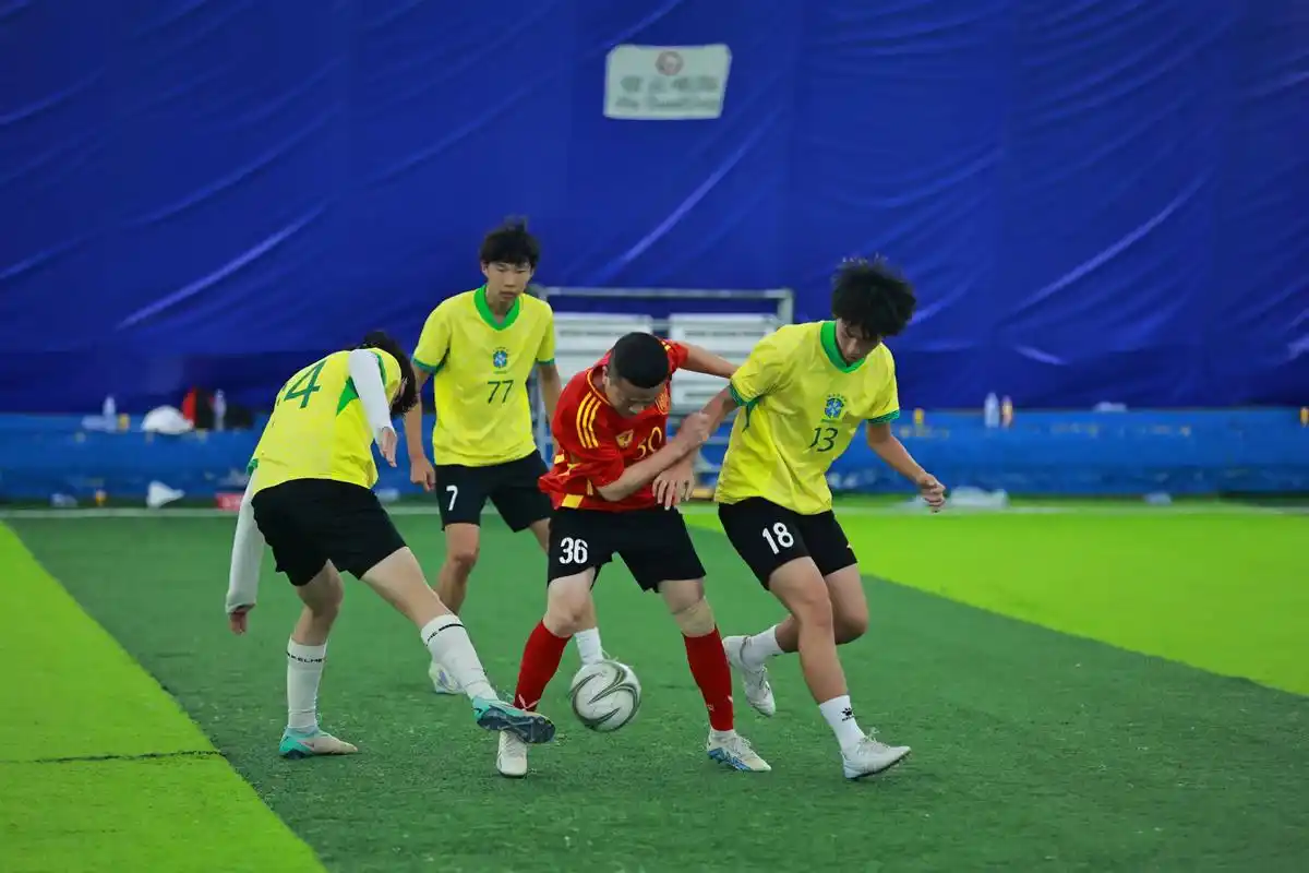 欧冠对决：阿森纳 VS 多特蒙德